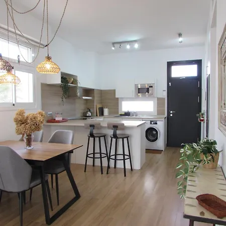 Puerta De Oriente Apartment